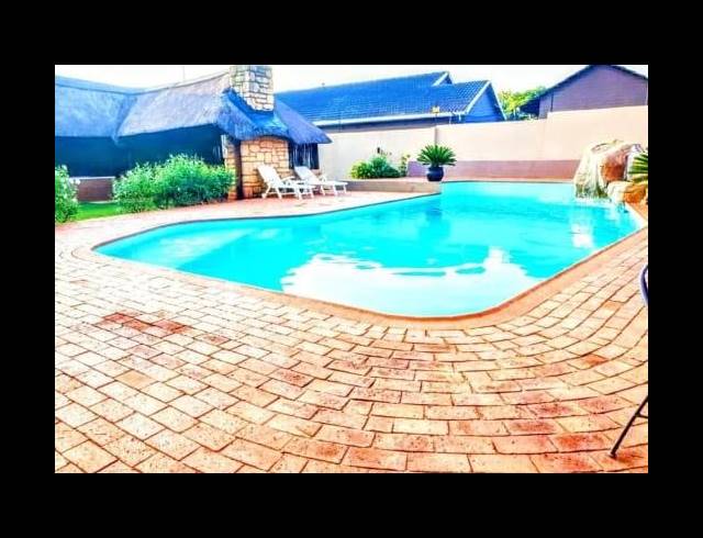 3 BEDROOM HOUSE FOR SALE IN GREENHILLS